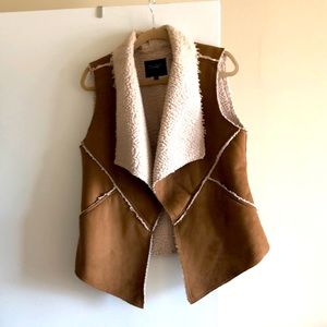 Perfect vest for the Fall!